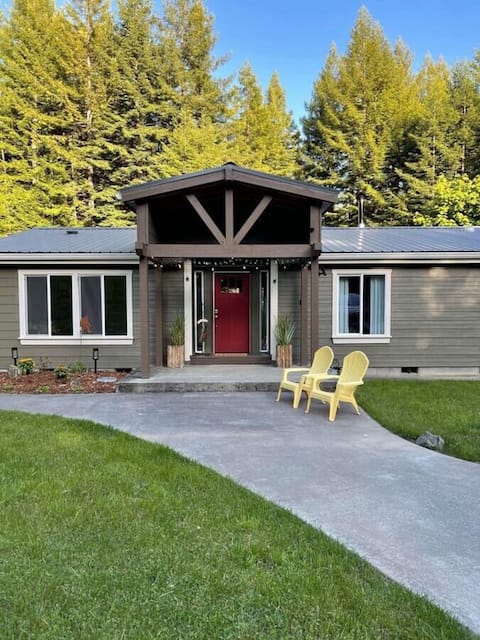 Bigfoots Hideaway 6BR Redwoods Game Room & Fun!