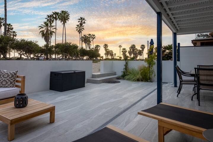 On the Sand! | Single-Family Oceanfront Home gallery image 4