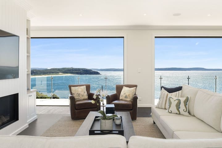 Amalfi Villa by Palm Beach Holiday Rentals gallery image 2