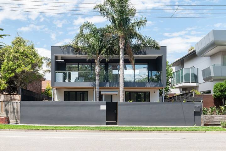 Sandringham Sunshine Escape gallery image 3