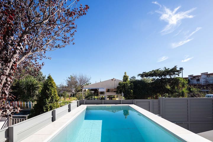 Akonizia Luxury House – With Private Heated Pool