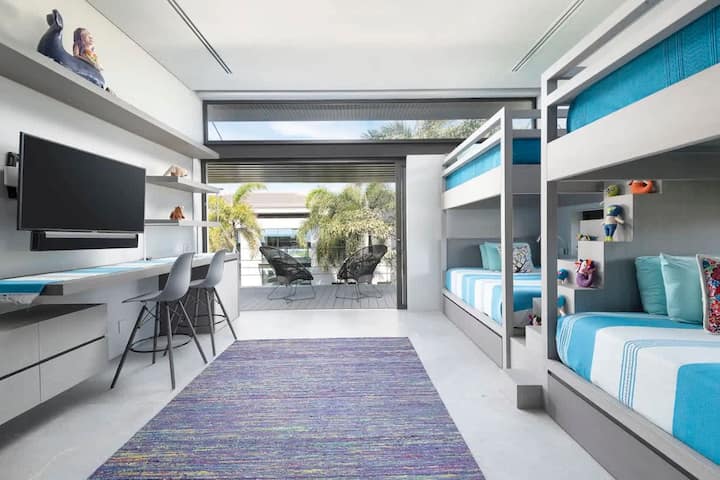 غرفة نوم مع حمام داخلي