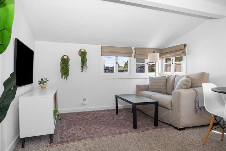 Beach Bungalow 1 - Traverse City, MI
