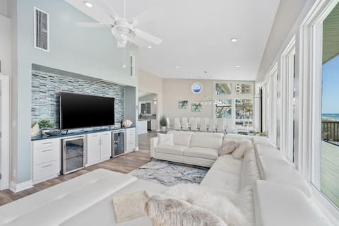 Beachfront Bliss & Unmatched Gulf Views!