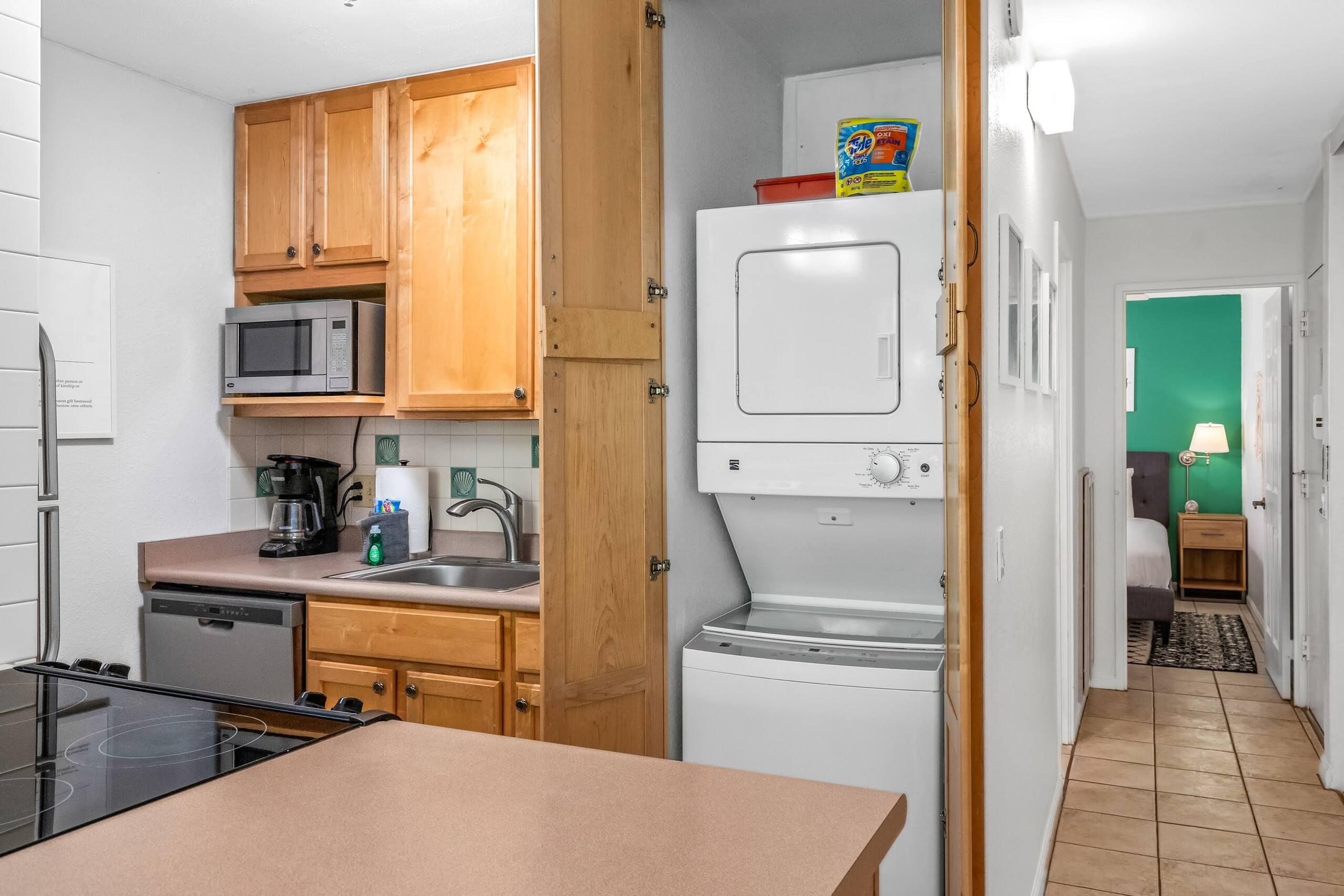 Condo in Kihei · ★4.84 · 1 bedroom · 2 beds · 1 shared bath - Image 14