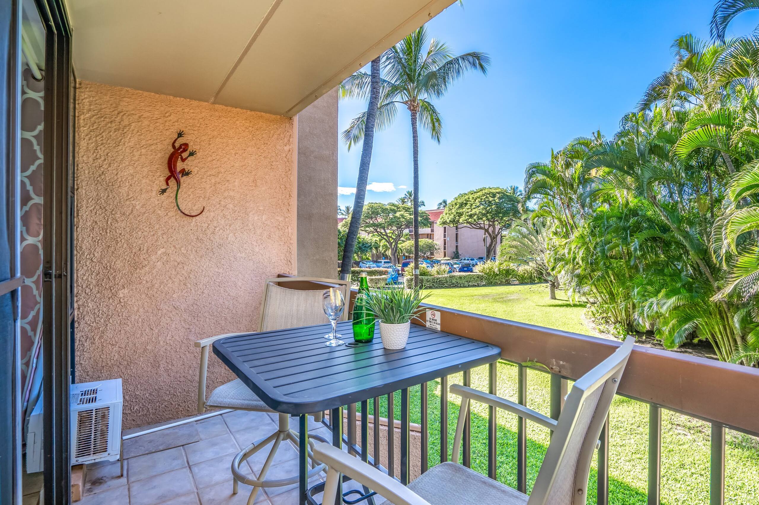 Condo in Kihei · ★4.84 · 1 bedroom · 2 beds · 1 shared bath - Image 27