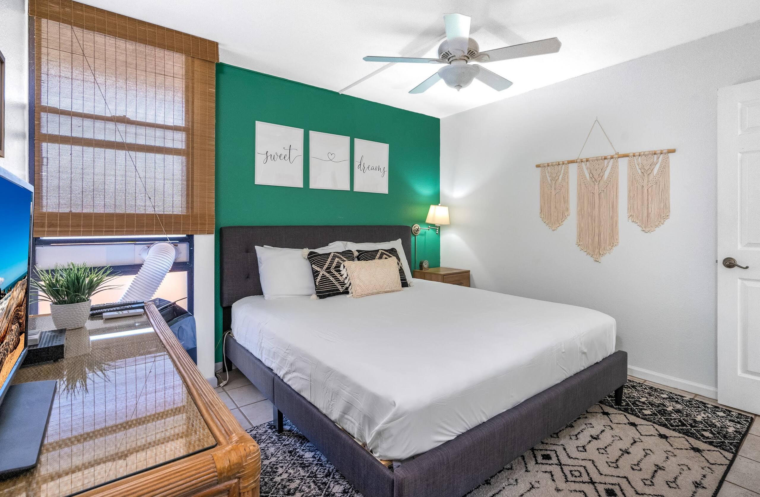 Condo in Kihei · ★4.84 · 1 bedroom · 2 beds · 1 shared bath - Image 16