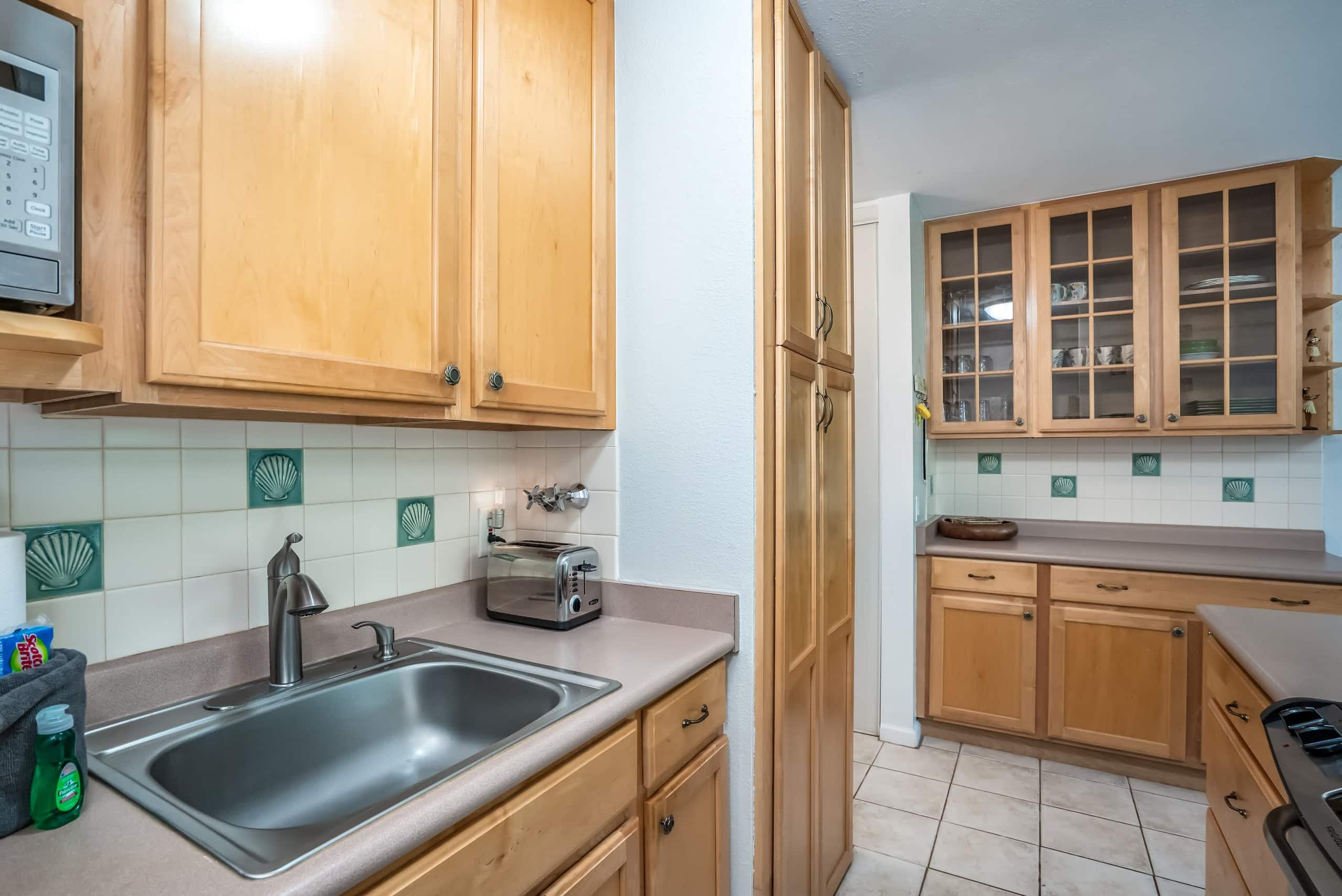 Condo in Kihei · ★4.84 · 1 bedroom · 2 beds · 1 shared bath - Image 12