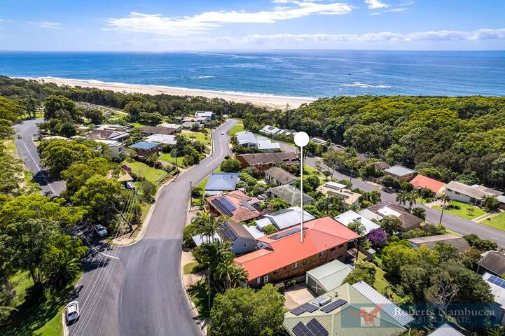 Luxury Beach House – secluded area of Nambucca, 5