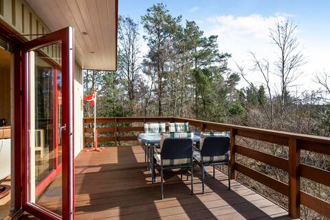 Holiday home near Grenaa Beach for 8 people.