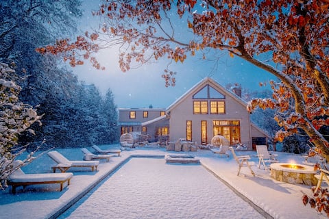 Designer Barn Home • Hot Tub & Fire Pits, Pool