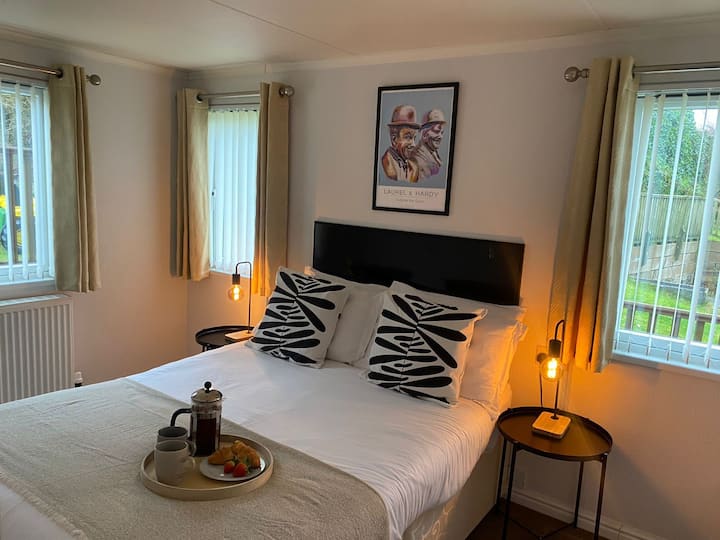 Двойна спалня