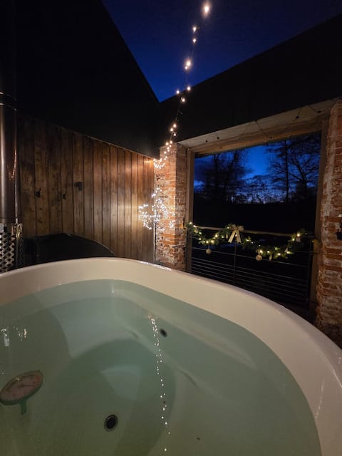 The patio - Elegance, relaxation & spa river view