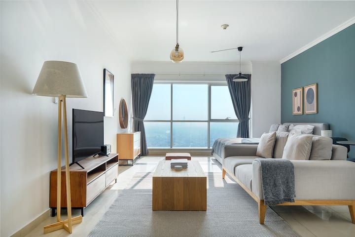 Blueground | Saba Tower 2, roof pool, gym & sauna - Apartments for