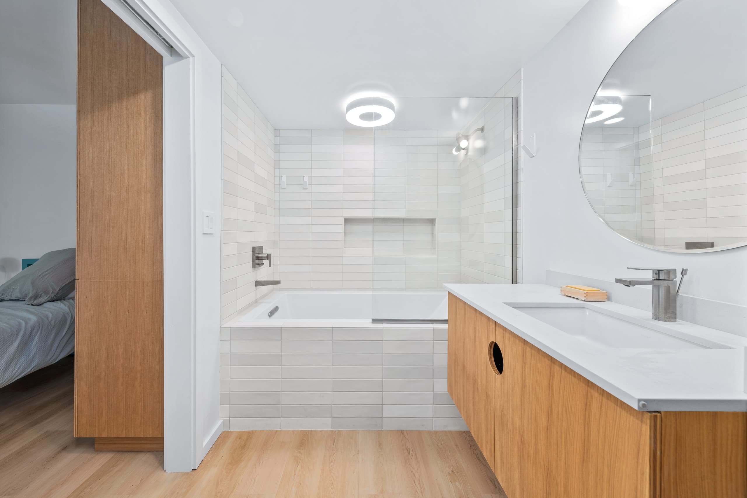 Deluxe Oceanfront Remodeled, Ground Floor WB126 - Image 32