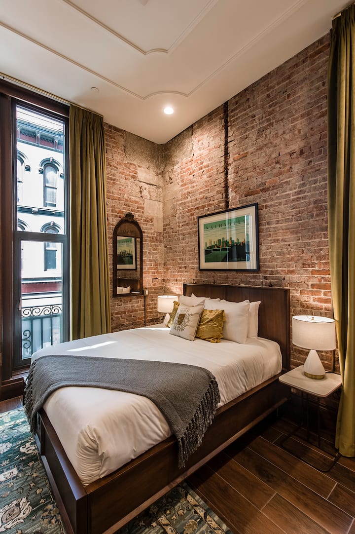 Historic Southern Turf Building - Loft 200 - Lofts for Rent in