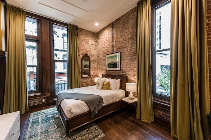 Historic Southern Turf Building - Loft 200 - Lofts for Rent in