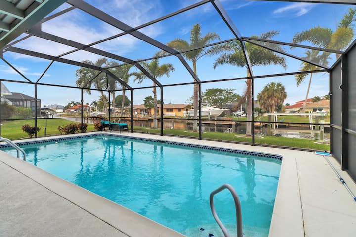 Coastal Paradise, Gulf Access & Heated Pool - 開普科勒爾