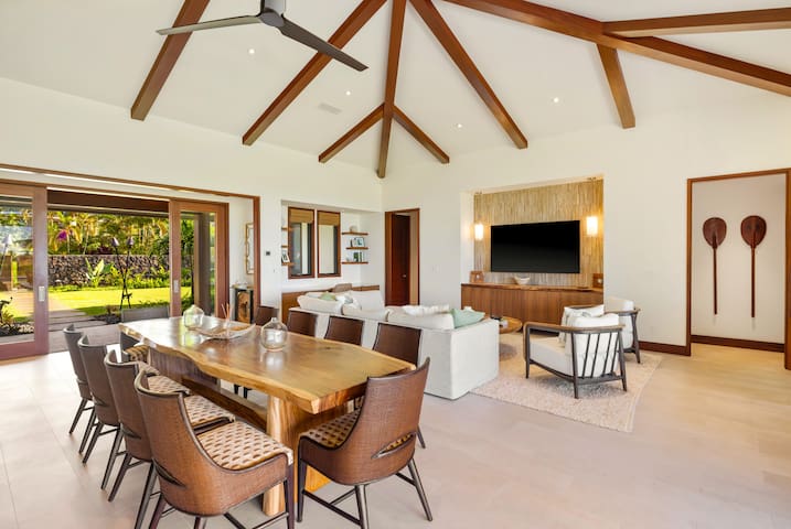 New 5 BR Ocean View Luxury Home w Pool, Spa