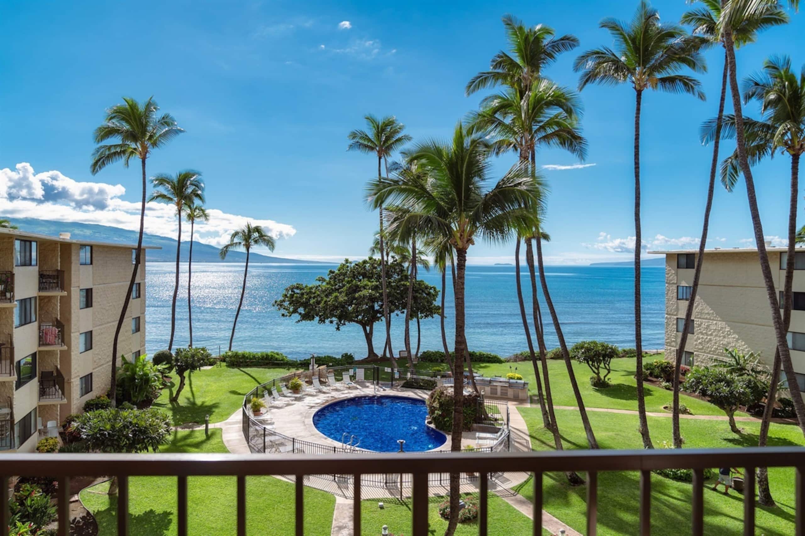 Condo in Wailuku · ★4.98 · 2 bedrooms · 4 beds · 2 baths - Image 19
