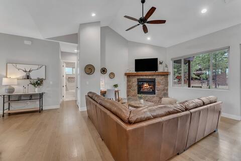 Luxury Mountain Retreat w/studio apartment