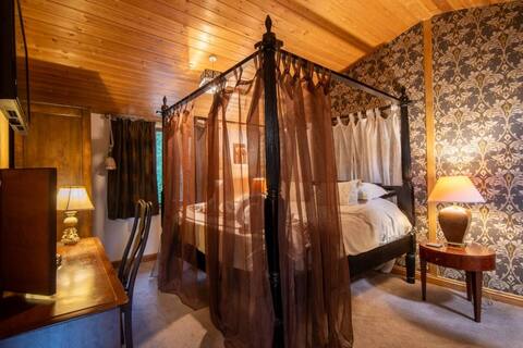 Argente Lodge @ Still Rabbit, Hot Tub, near York