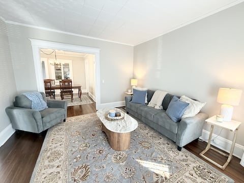 West Hartford Center: Cozy New England Apartment