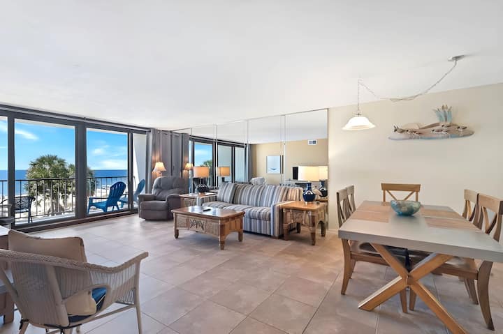 Fantastic King Bed Beachfront! - Orange Beach, AL