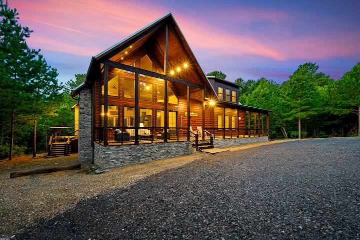 Prospering Pines- Luxury 3 Bedroom Cabin-sleeps 12 - Hochatown, OK