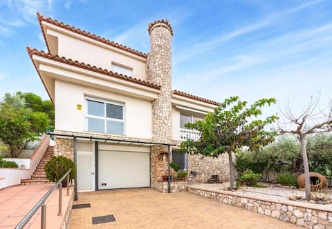 Tranquil Paradise, Private Pool - only 200m to bea