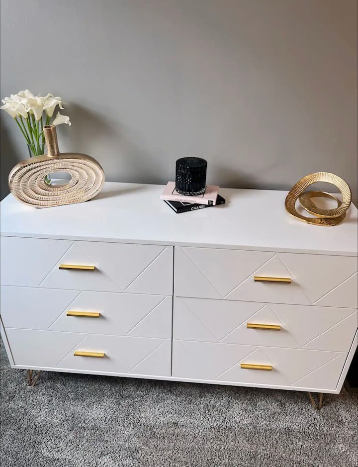 您可以存放个人物品的抽屉。