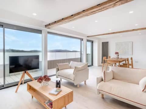 Beach Haven - Stunning Beach Front Property