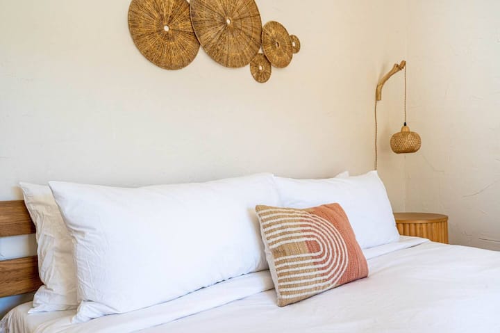 极简沙漠设计，让您安然入睡。