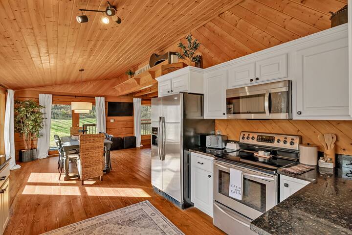 Creeks Cabin Luxury Retreat 15 Min to Downtown gallery image 3