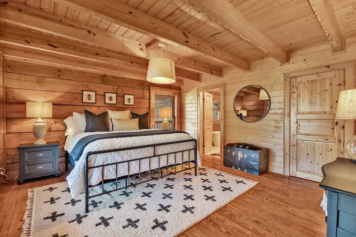Creeks Cabin Luxury Retreat 15 Min to Downtown gallery image 4