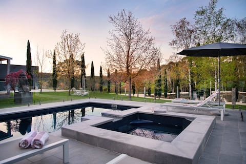 Welcome Paddock Solar Pool & Spa- Great for Summer
