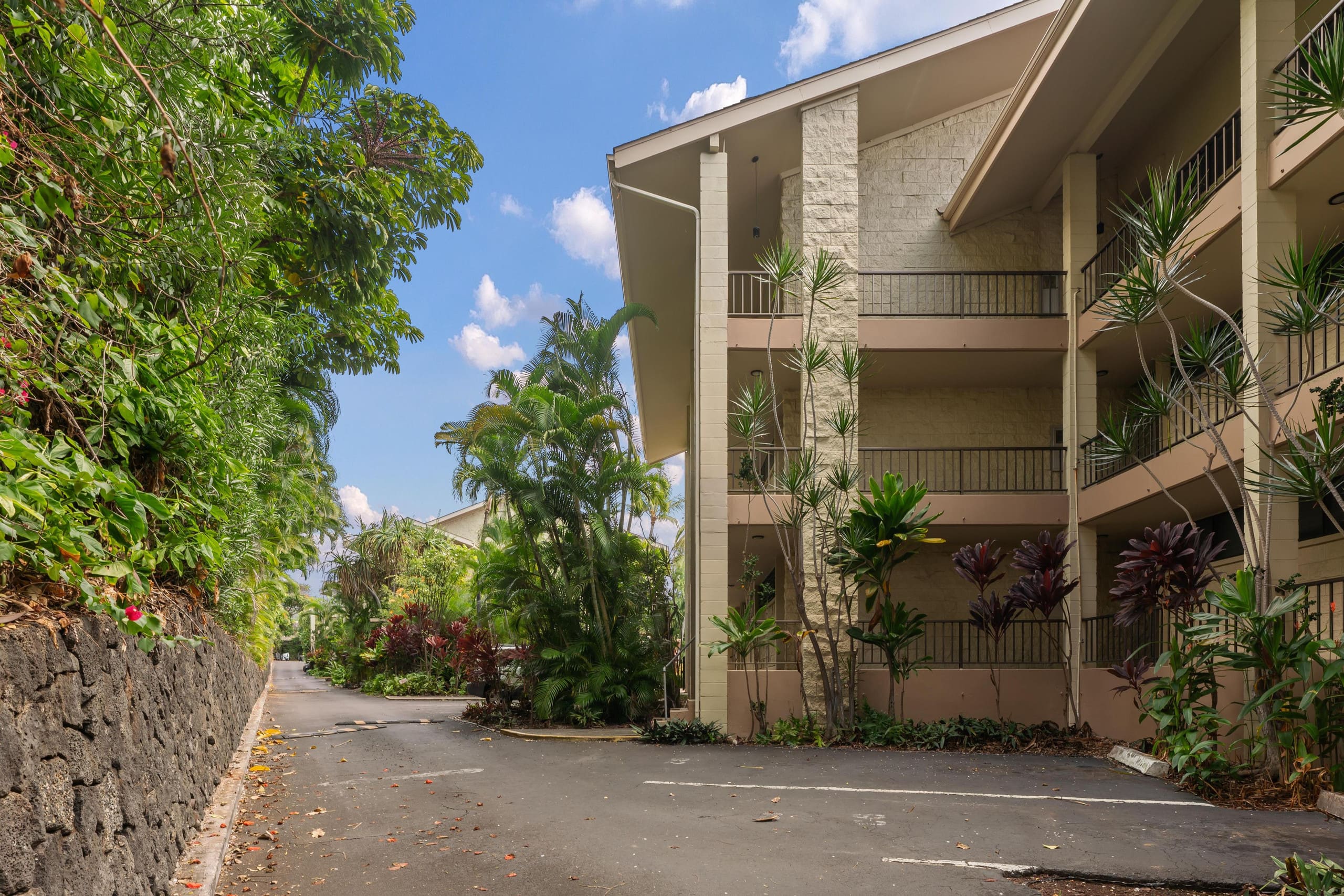 Condo in Kailua-Kona · ★4.78 · 1 bedroom · 2 beds · 1 bath - Image 26