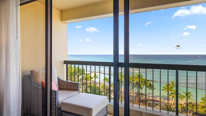 Luxury Oceanfront Waikiki Beach Tower w Ocean View gallery image 4