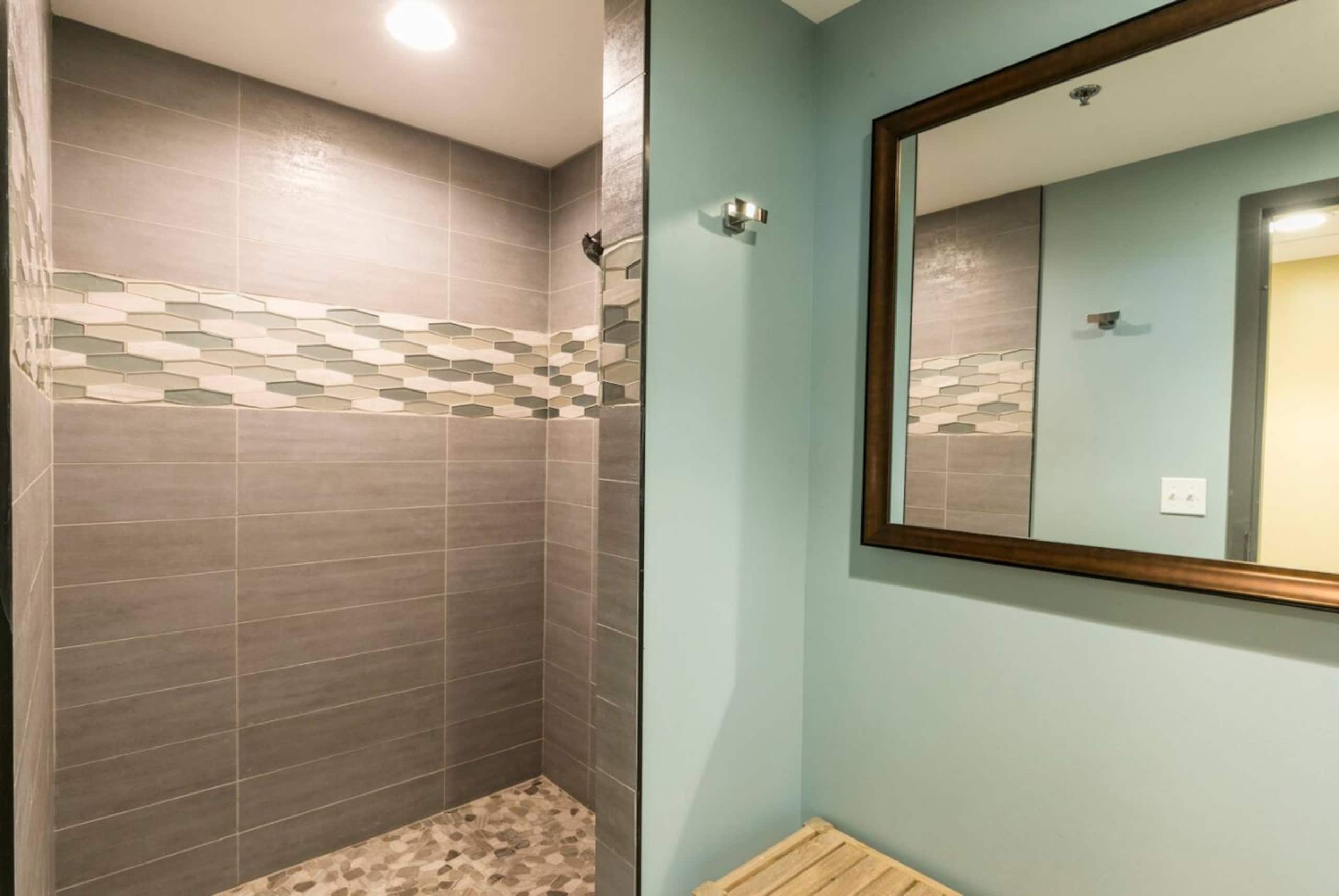 Condo in Honolulu · ★4.96 · 2 bedrooms · 4 beds · 2 private baths - Image 51