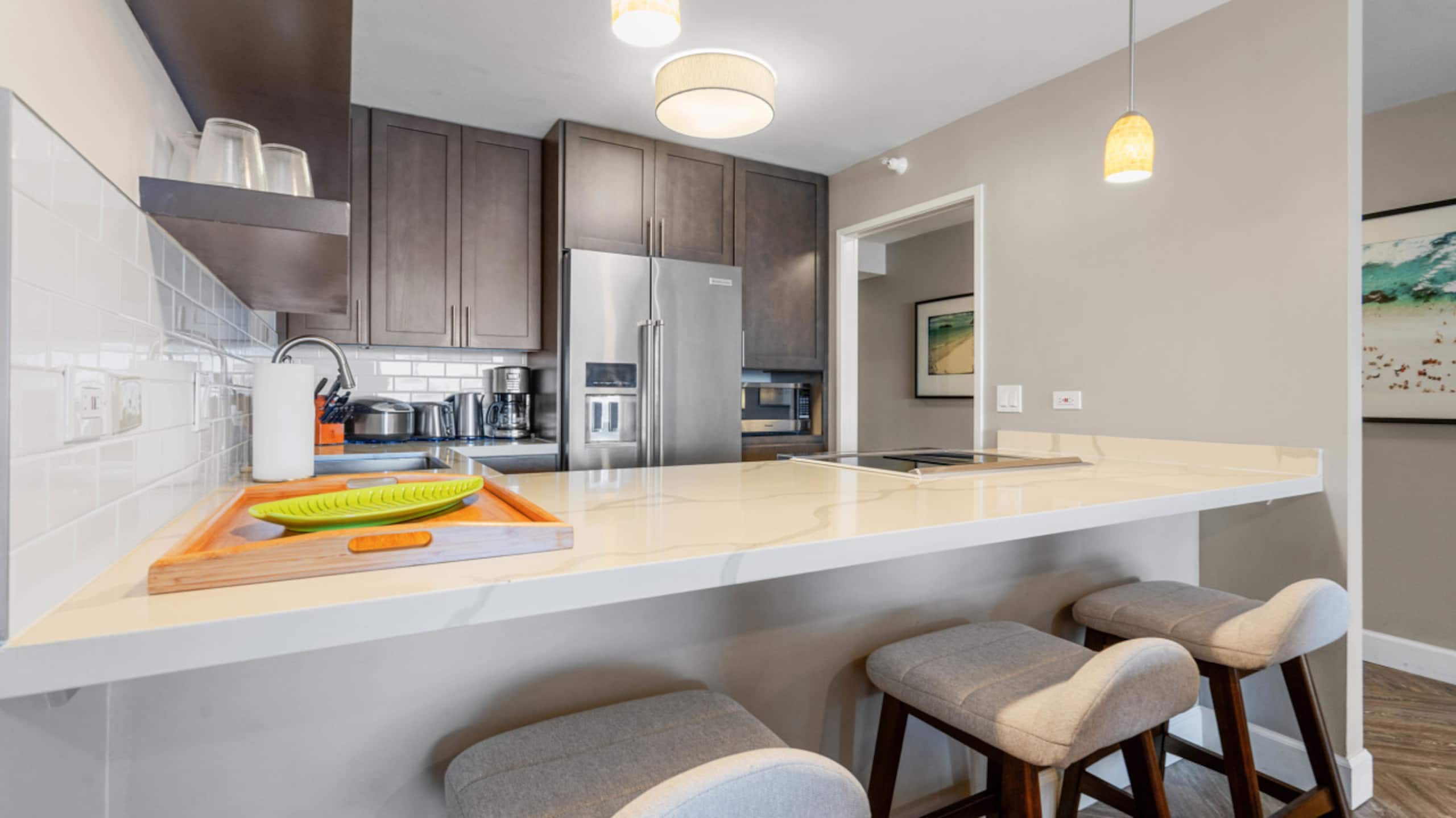 Condo in Honolulu · ★4.96 · 2 bedrooms · 4 beds · 2 private baths - Image 14