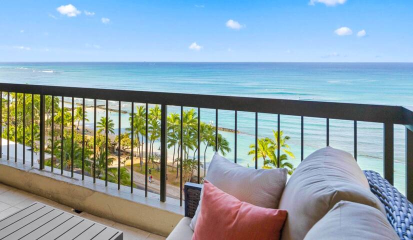 Luxury Oceanfront Waikiki Beach Tower w Ocean View gallery image 2