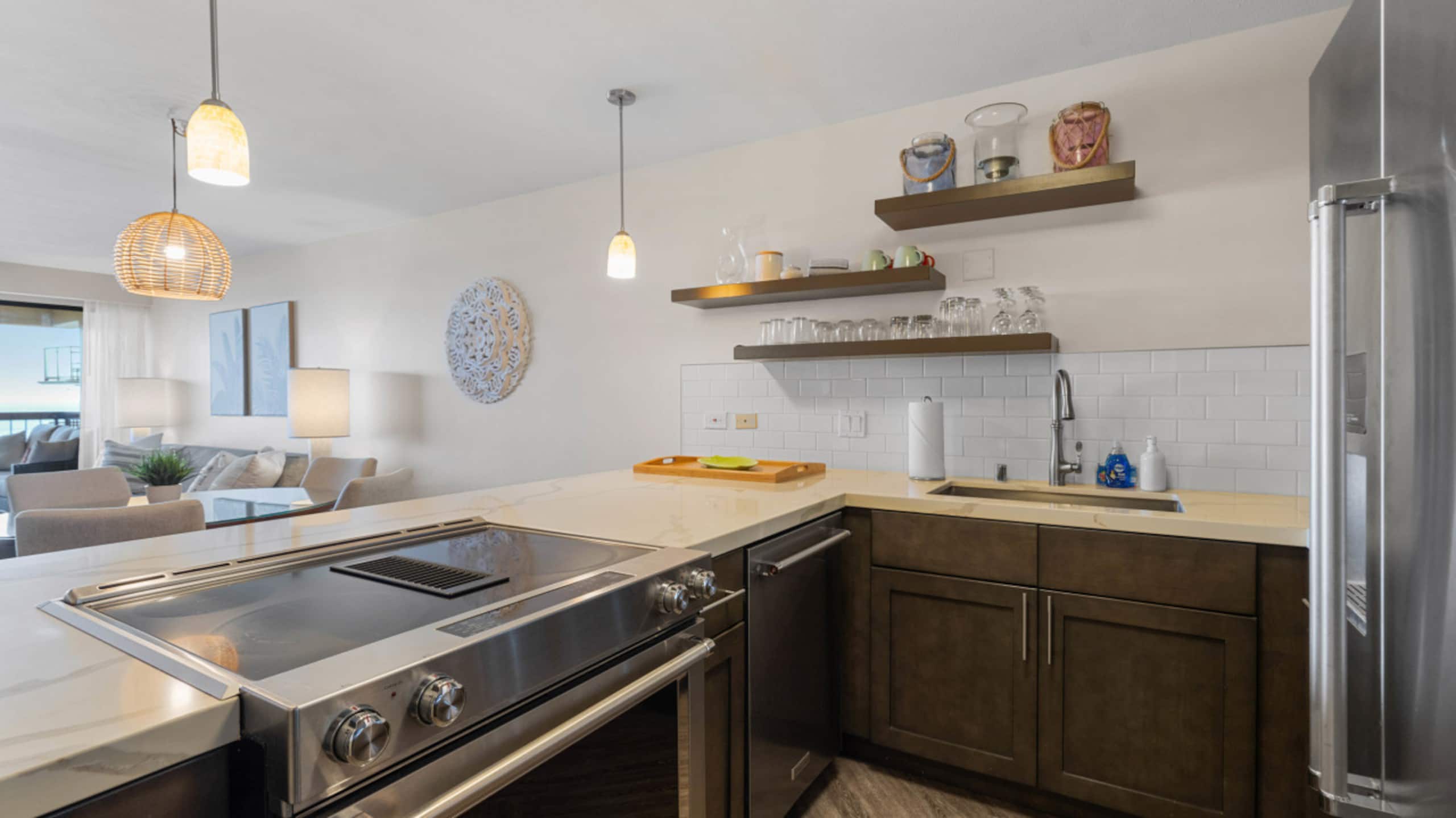 Condo in Honolulu · ★4.96 · 2 bedrooms · 4 beds · 2 private baths - Image 13