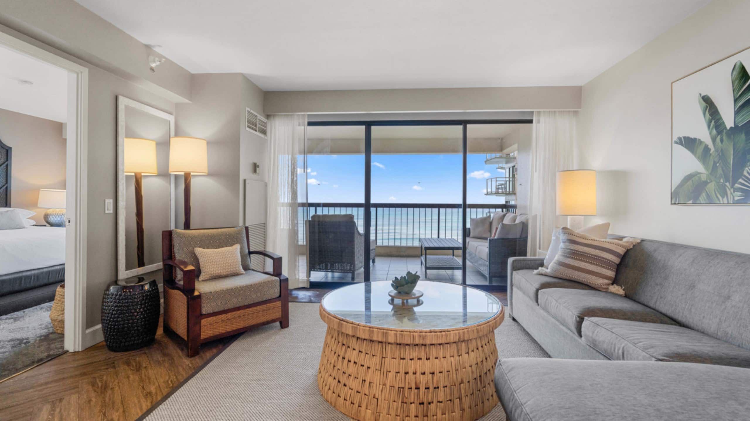 Condo in Honolulu · ★4.96 · 2 bedrooms · 4 beds · 2 private baths - Image 12