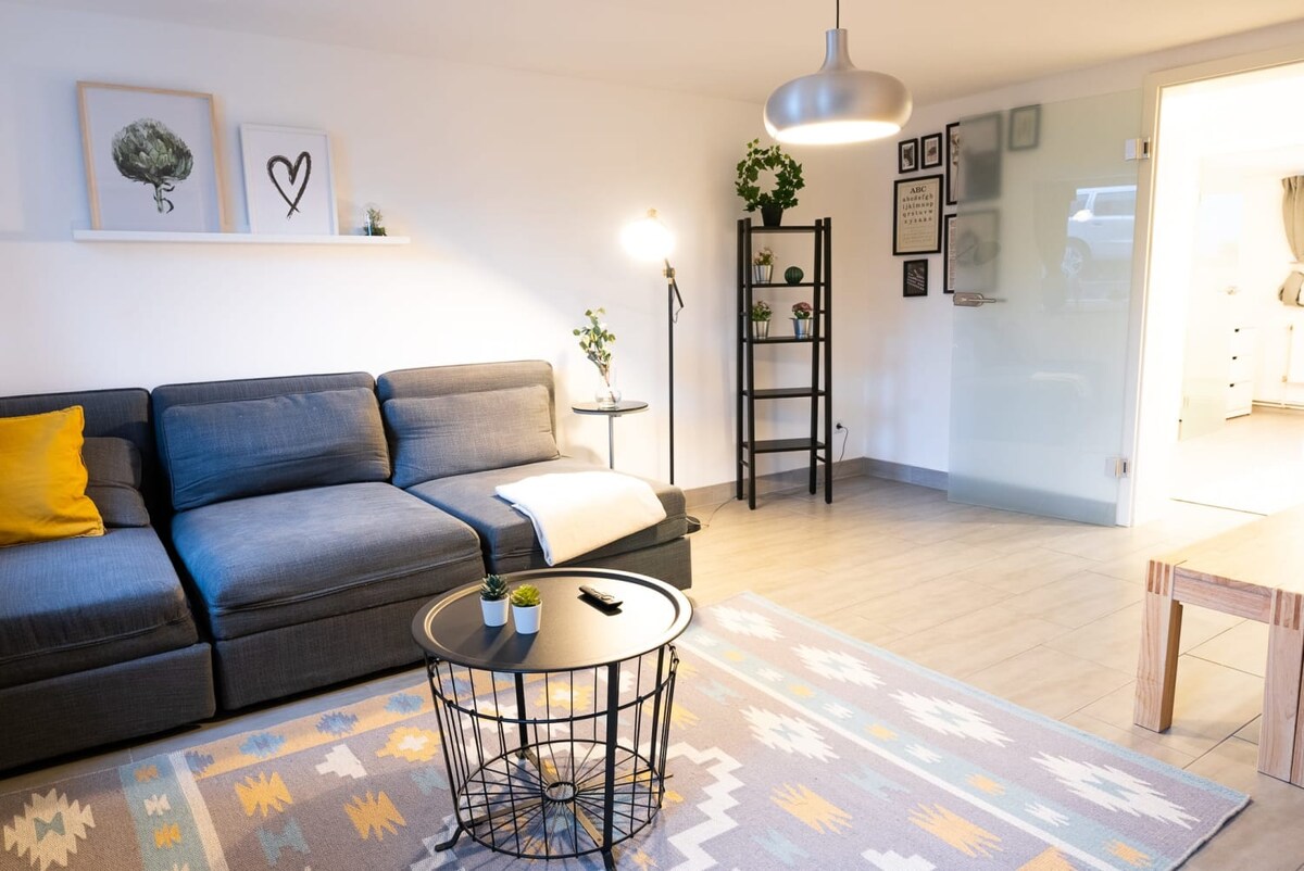 Leistungsstarkes Airbnb: Hamburg Altona - Three Bedrooms for up to 10 in Bahrenfeld