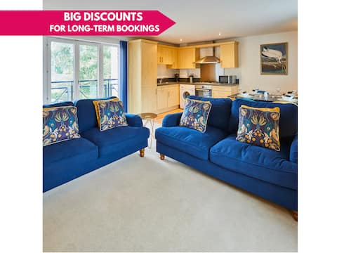 Modern Comfort: 2BR Flat w/ Free Parking in Oadby