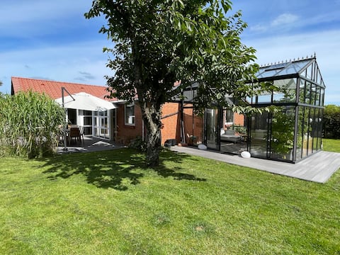 Large holiday home 098628