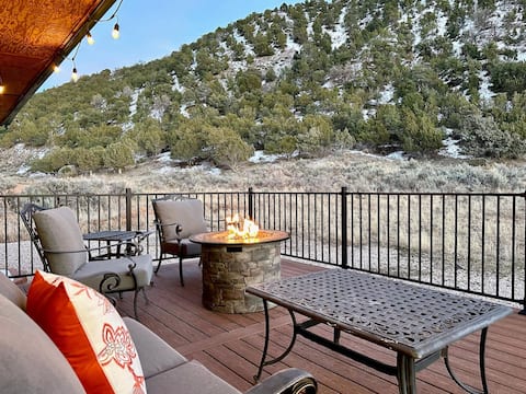 Holiday Basecamp + Tesla EV | 10 Min to Brian Head