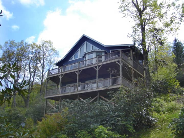 Misty Mountain Hideaway - Hot Tub - Blowing Rock, NC