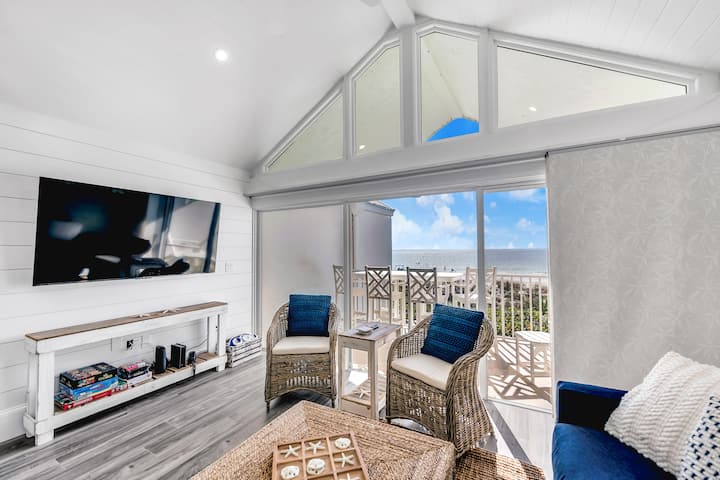 Beautiful 1 Bedroom Condo! Beach Facing Balcony - Holmes Beach, FL