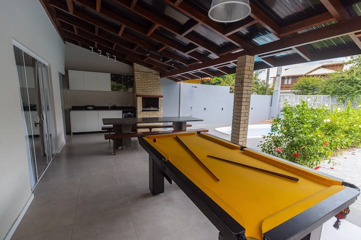 540b - Linda Casa Com 5 Dormitórios á 100m Da Praia - Bombinhas